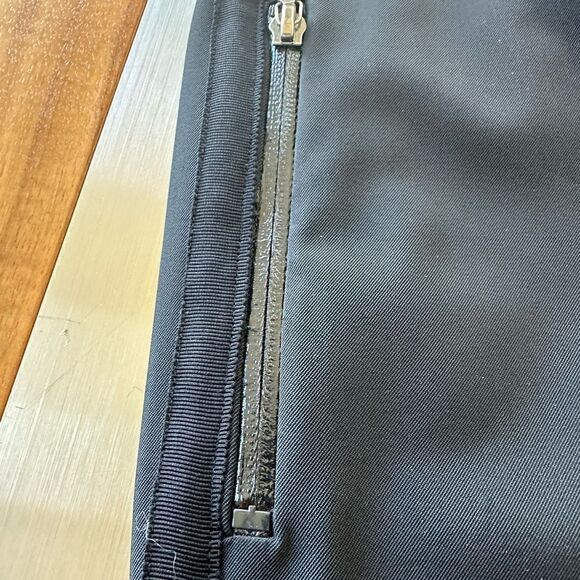 Elie Tahari black techno fabric pants size 6 - Picture 4 of 12